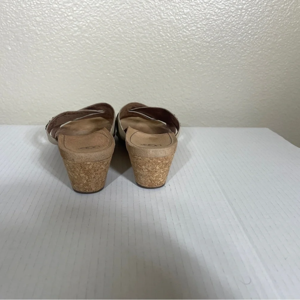 UGG Australia Sz 9 Sandal Antique White Lyra Crisscross‎ Wedge